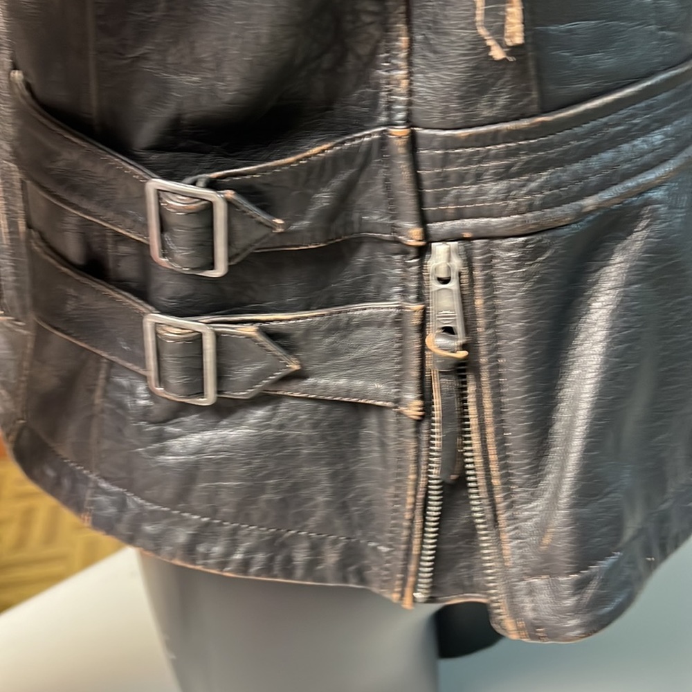 Harley-Davidson Black Leather Jacket - Picture 5 of 16
